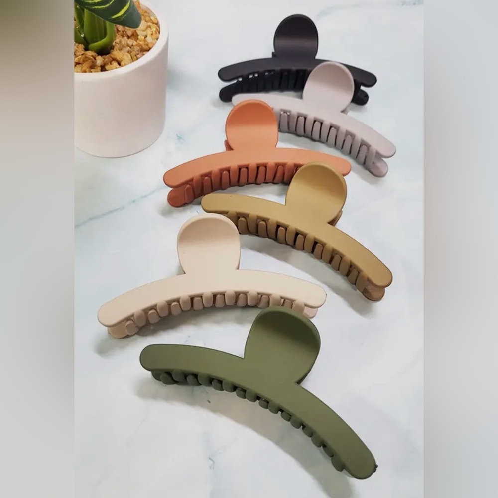 Simplybeautyful Matte Color Hair Claw Clip….Various Colors